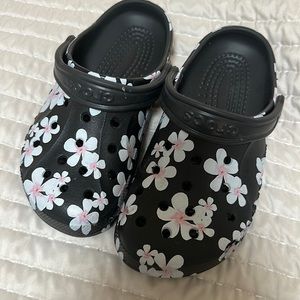 Crocs like new
